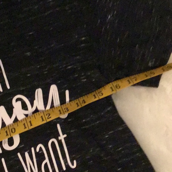 Small graphic tee shirt in good condition pre worn - Picture 10 of 13